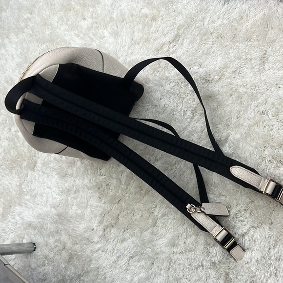 White mini coach backpack - Picture 9 of 15